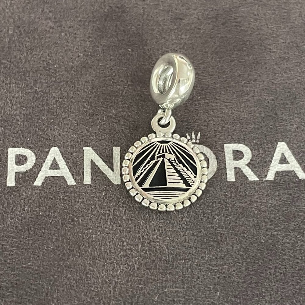 Pandora Engraving Pyramid Black and Silver